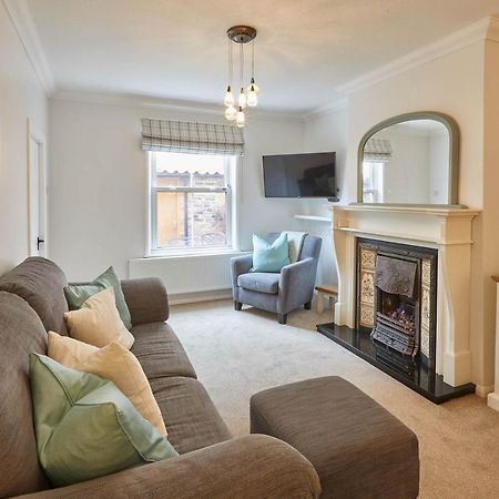 Host & Stay - Adventure House Whitby Esterno foto