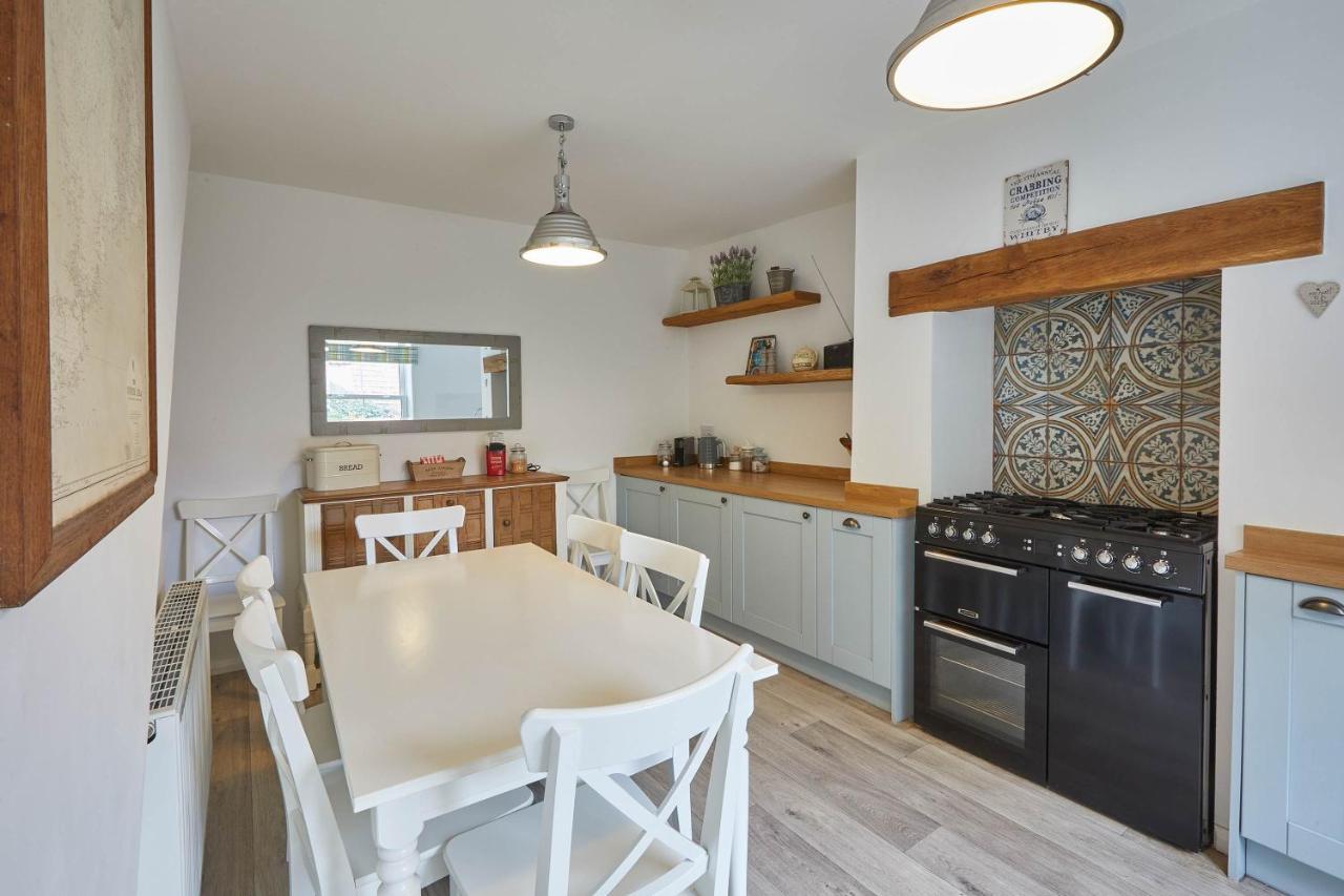 Host & Stay - Adventure House Whitby Esterno foto