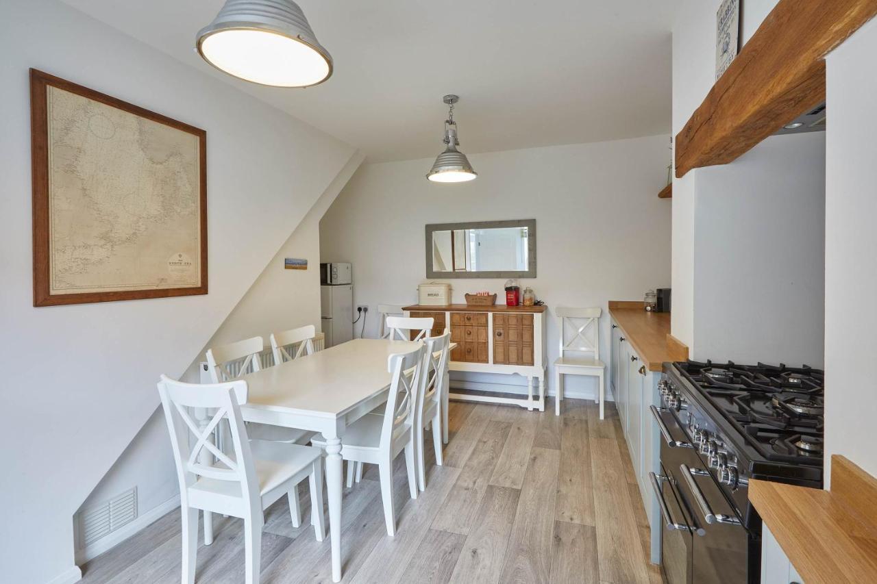Host & Stay - Adventure House Whitby Esterno foto