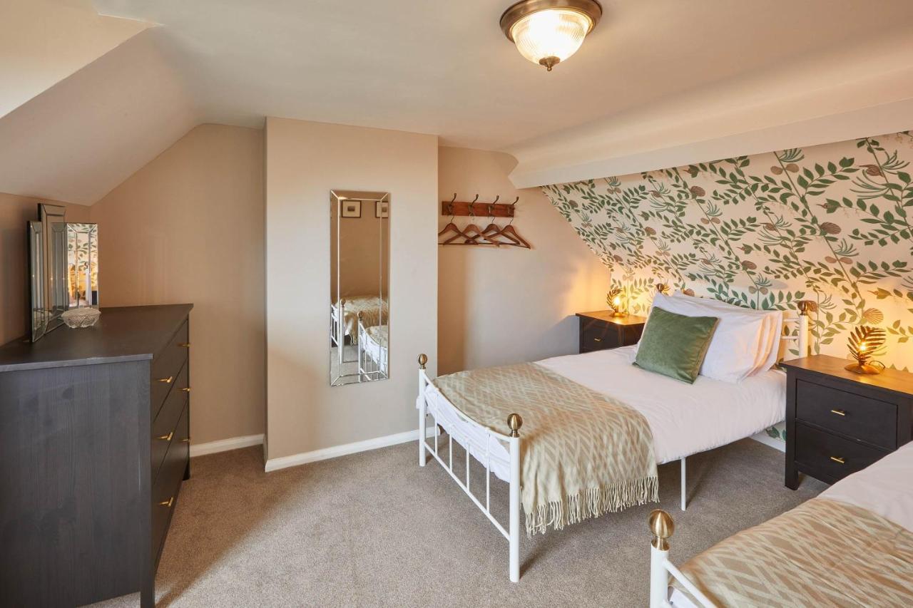 Host & Stay - Adventure House Whitby Esterno foto